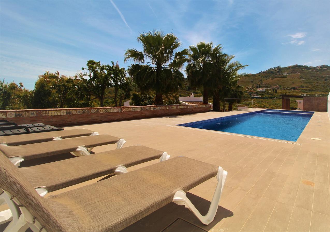 Villa El Crucero With Pool And Jacuzzi Spainsunrentals 1035 Nerja Exterior photo